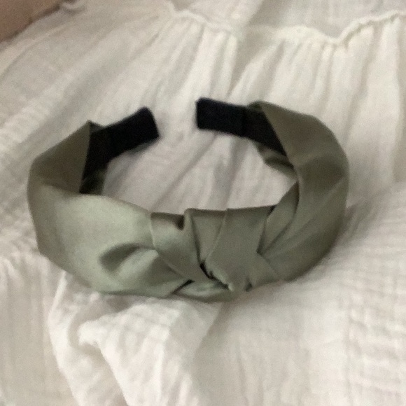 Set of 5 Women’s Satin Knotted Headbands Never Worn - Picture 5 of 6